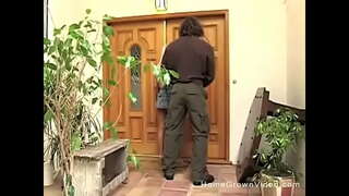 Horny blonde sucks ansin fucks fear ar an patio