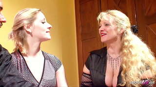 ���ხალგაზრდა გამოუცდელი წყვილი იღებს დახმარებას მოწიფული მეზობელი პირველად, სამი