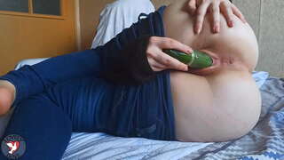 PAWG Lovely Dove fickt Ihre enge pussy mit langen Gurke