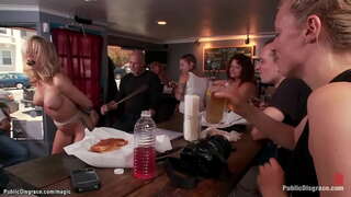 Ã�スターマークデービス校、女将姫ッドビーチ、サンベイなどの見Dolore現在の温で巨乳金髪結MILF Simone Sonayに広く公開されることをgangbang肛門弄人