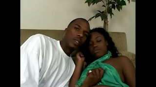 Брюнетка сорады қатты қара шлонг, содан кейін трахается барлық позицияларда