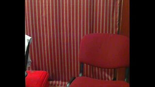 Webcam chat amatőr szex a széken