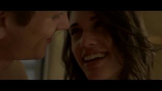 Sangat panas babe fucked di sofa