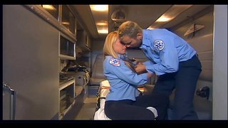 Busty blonde fucked i dubh thigh ard stocaí