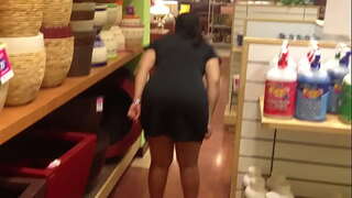 Culona instruas pussy kaj azeno en vendejo