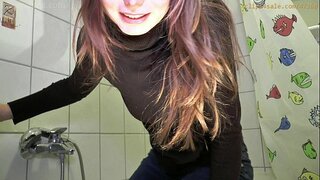 ���ೀನ್ಸ್ ನೋಡಲು ಬಿಕಿನಿ ಪ್ಯಾಂಟಿ ಒದ್ದೆಯಾಗುವ