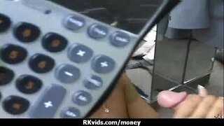 Ona si kurva ďalší muž pre peniaze 23