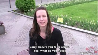 Сучка СПЫНІСЯ - Эвелін Лопес трахаецца ў грамадскім туалеце