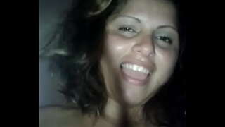 Rica gordita ecuatoriana a bhfuil aithne aige conas a thiomána