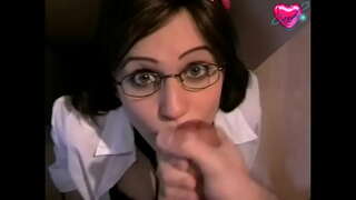 ���ुंदर चश्मा में लड़की यह अच्छा हो जाता है