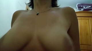 Мая сястра як смокча і скача