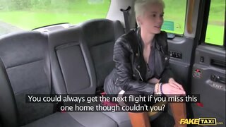 Дәртле ҡайнар секс такси ялға тупаҫ на затем сидение