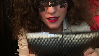 Хочаш Атрымаць Мае Трусікі? Я пашлю іх цябе, свіння. Mistress Hotwife Venus.