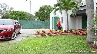 Татко и малки дъщери компира&amp;#039;и приятели ХХХ, той нямаше друг избор освен