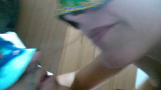 ���აქორწინებული ქალი იფურთხება პირში მამრობითი და რაც მას მერცხალი