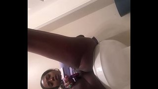 Sneaking off მისაღებად თხილის მუშაობა