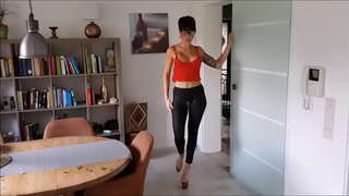 Lara Bergmann é alcanzado por detrás!