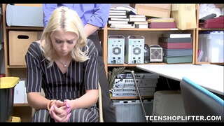 TeenShoplifter.com - Remaja Pengutil Dengan Dada Kecil Yang Membuat Fuck Berurusan Dengan Kehilangan Petugas Pencegahan