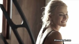 ���ोल गुदद्वारासंबंधीचा सह गरम सोनेरी