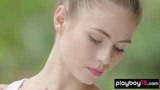 Слаби бринета курва соголување време кутија обука