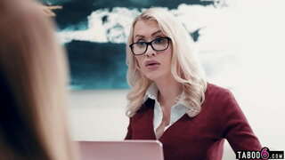 Remaja anak-anak tiri anda memiliki beberapa masalah di tempat kerja dengan dia SEKSI bos