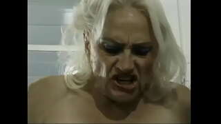 ���ოწიფული Kathy ჯონსი, სამზარეულო, ორი dudes