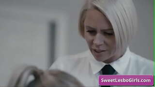 Vigilate injuriosum milf lesbos frui altum asinum et pussy fingering pro diuturna culmen in officio