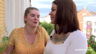 ���रारती Amateur lesbians बनाउन यो भर घर 